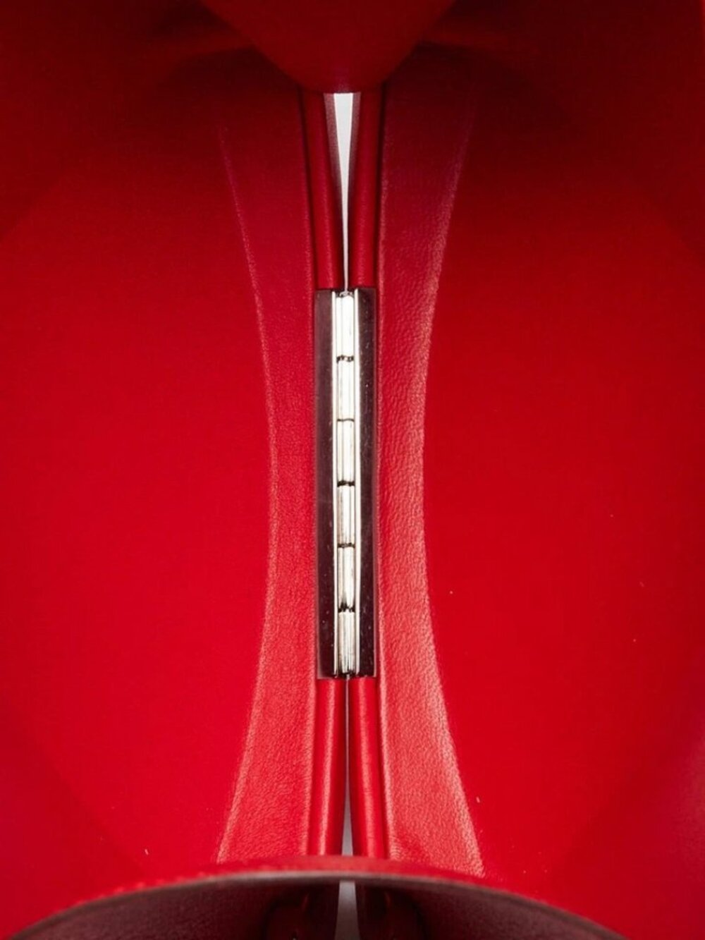 Hermes Rouge De Cœur Chevre Chamkila Leather Palladium Plated Clou Medor Mina - Picture 9 of 12